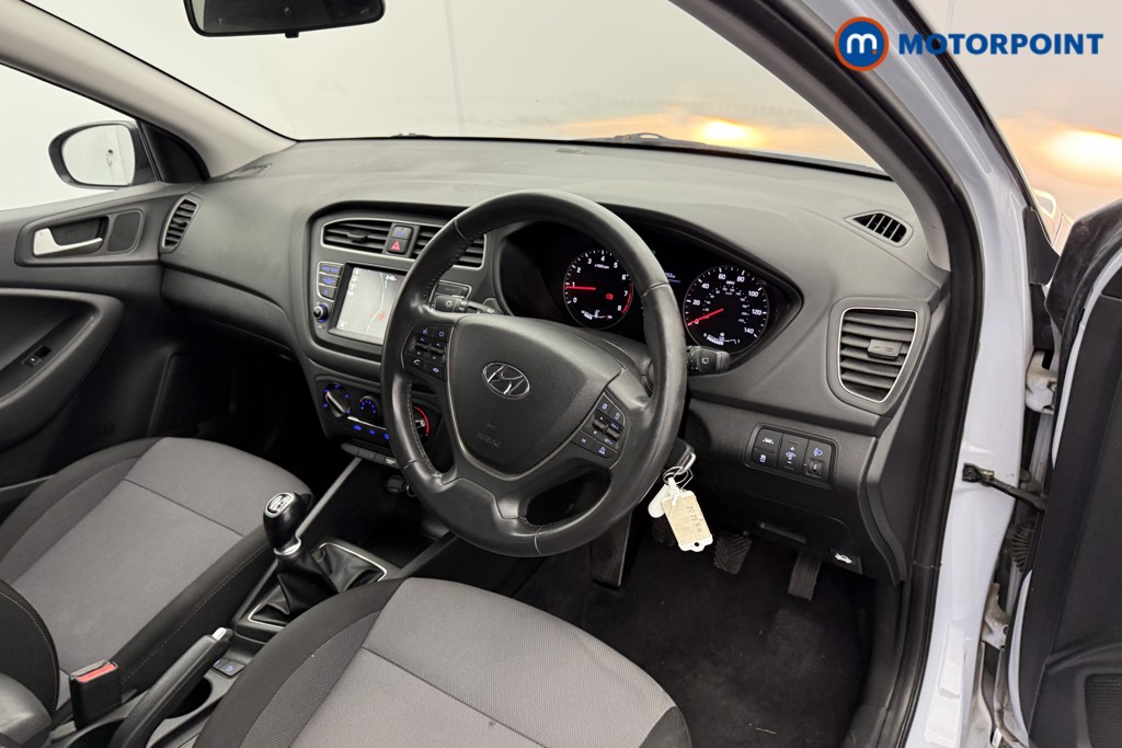 Hyundai I20 Play Manual Petrol Hatchback - Stock Number (1553332) - 4th supplementary image