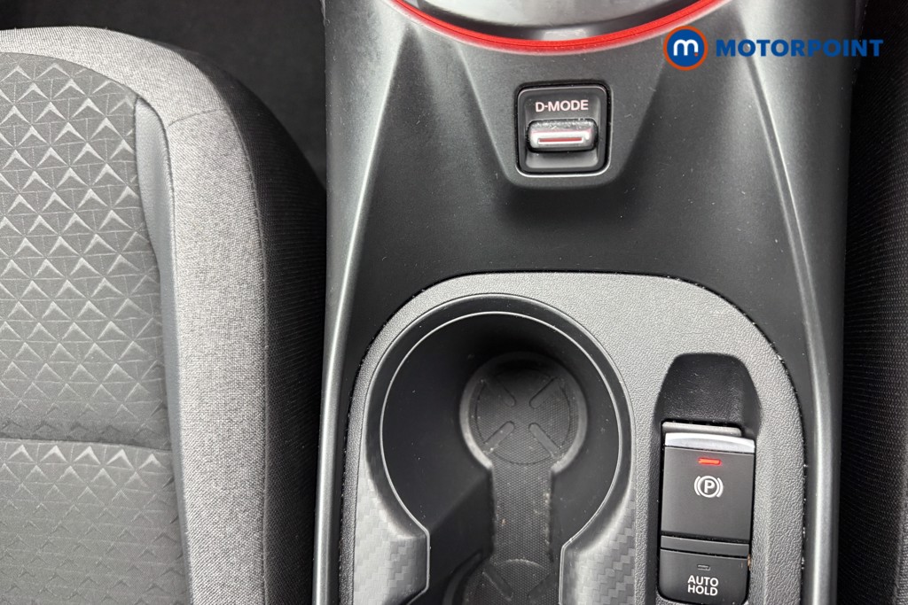 Nissan Juke N-Connecta Manual Petrol SUV - Stock Number (1553970) - 13th supplementary image