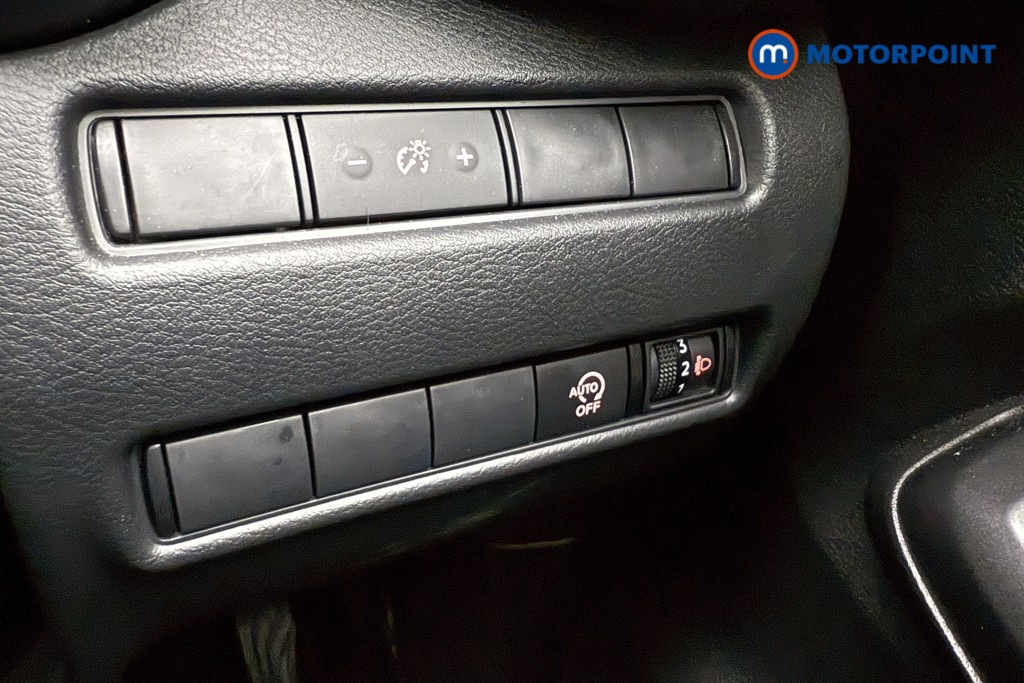 Nissan Juke N-Connecta Manual Petrol SUV - Stock Number (1553970) - 16th supplementary image