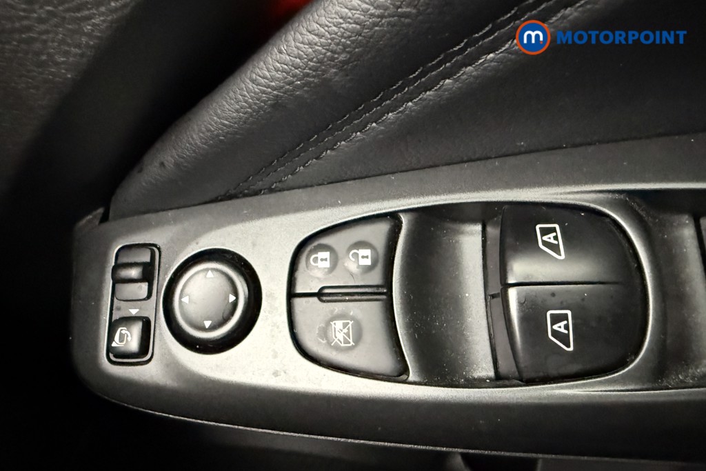 Nissan Juke N-Connecta Manual Petrol SUV - Stock Number (1553970) - 17th supplementary image