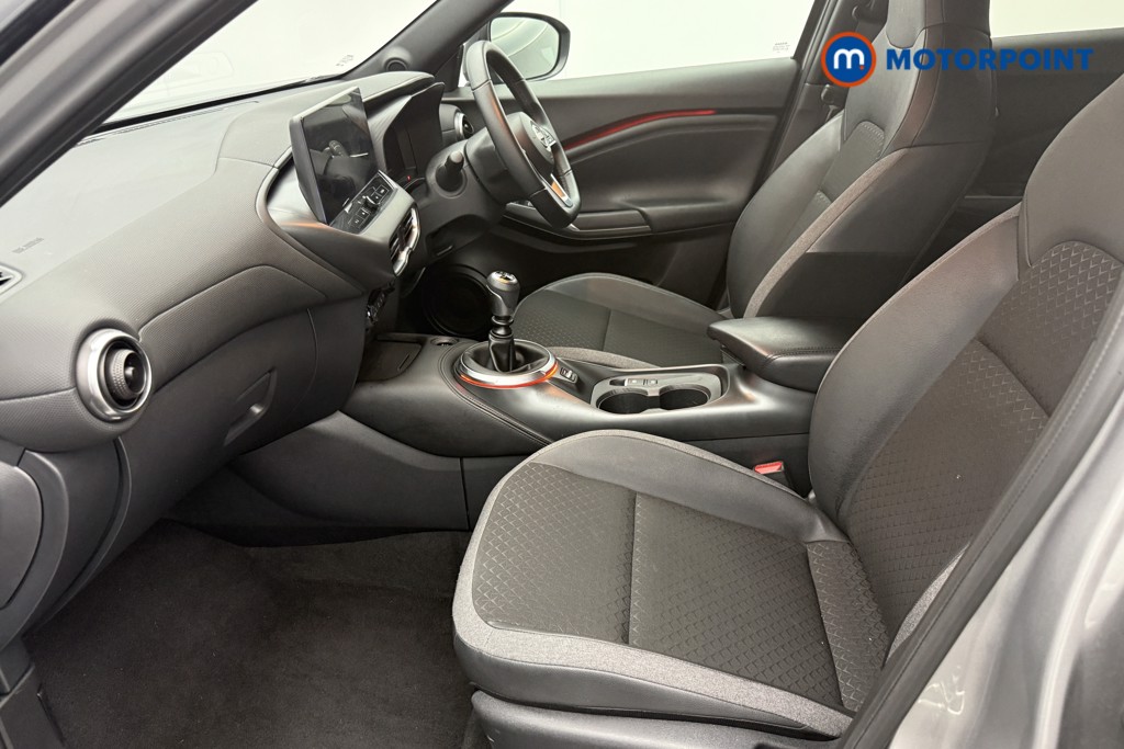 Nissan Juke N-Connecta Manual Petrol SUV - Stock Number (1553970) - 1st supplementary image