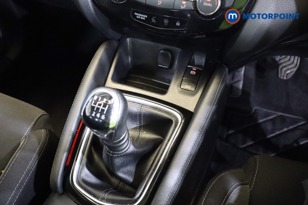 Nissan Qashqai N-Connecta Manual Diesel SUV - Stock Number (1554336) - 8th supplementary image