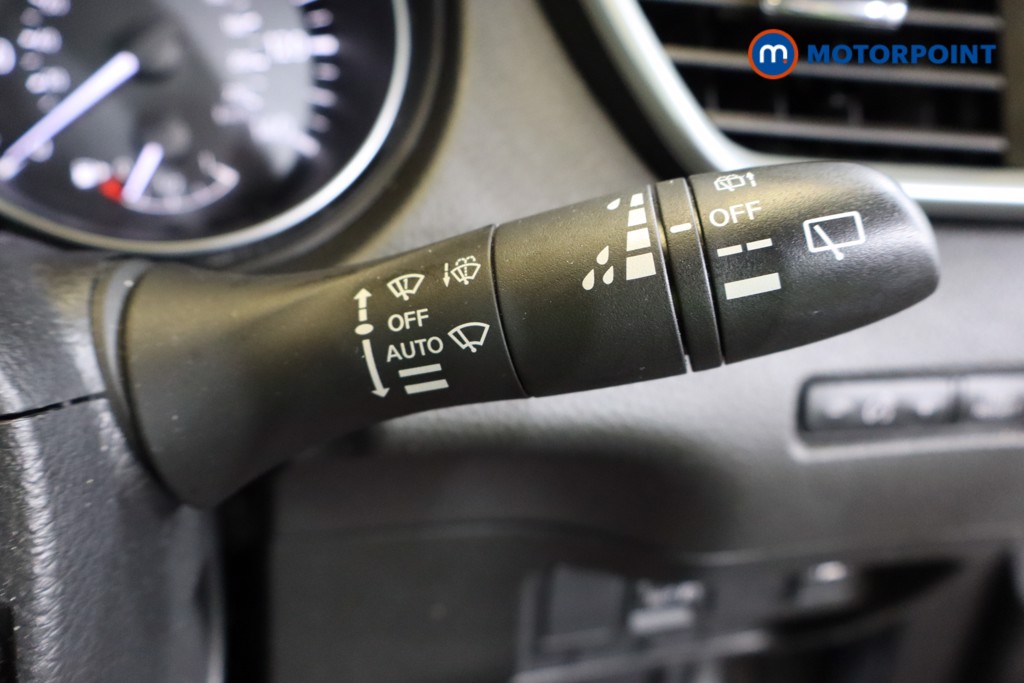 Nissan Qashqai N-Connecta Manual Diesel SUV - Stock Number (1554336) - 12th supplementary image