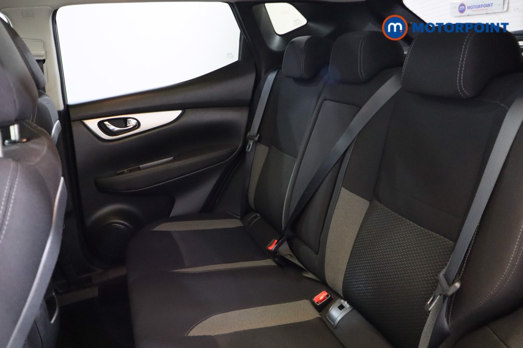 Nissan Qashqai N-Connecta Manual Diesel SUV - Stock Number (1554336) - 16th supplementary image