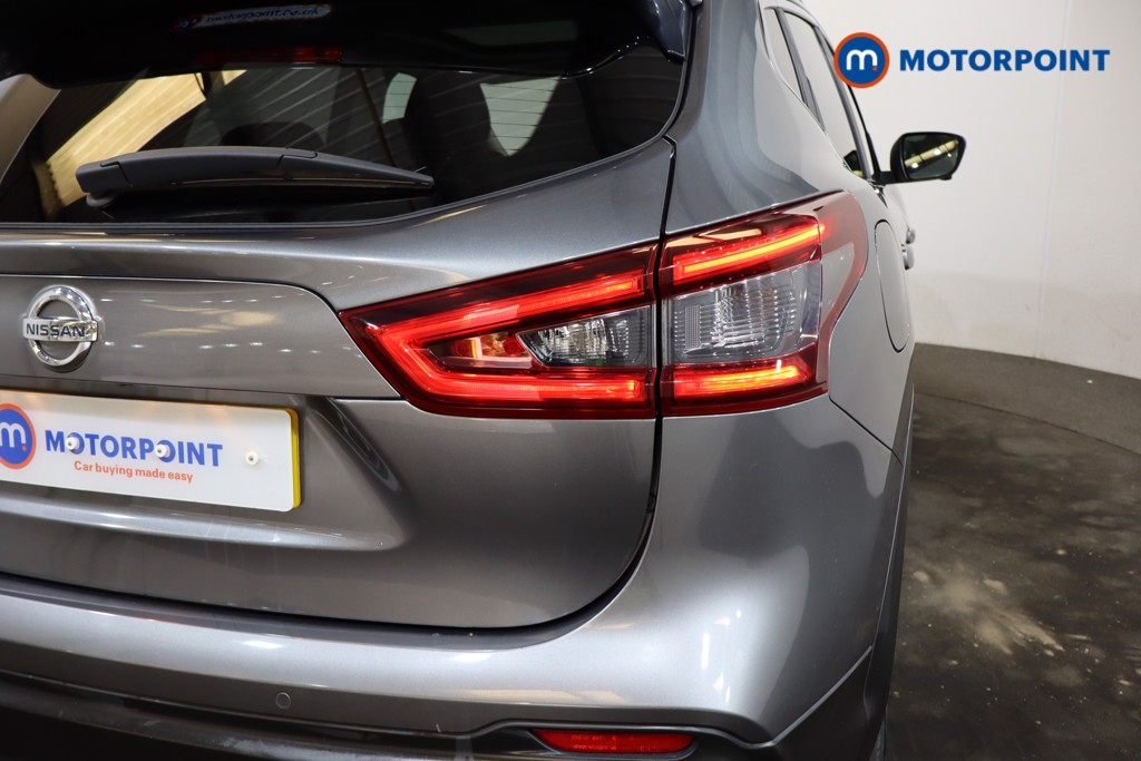 Nissan Qashqai N-Connecta Manual Diesel SUV - Stock Number (1554336) - 26th supplementary image