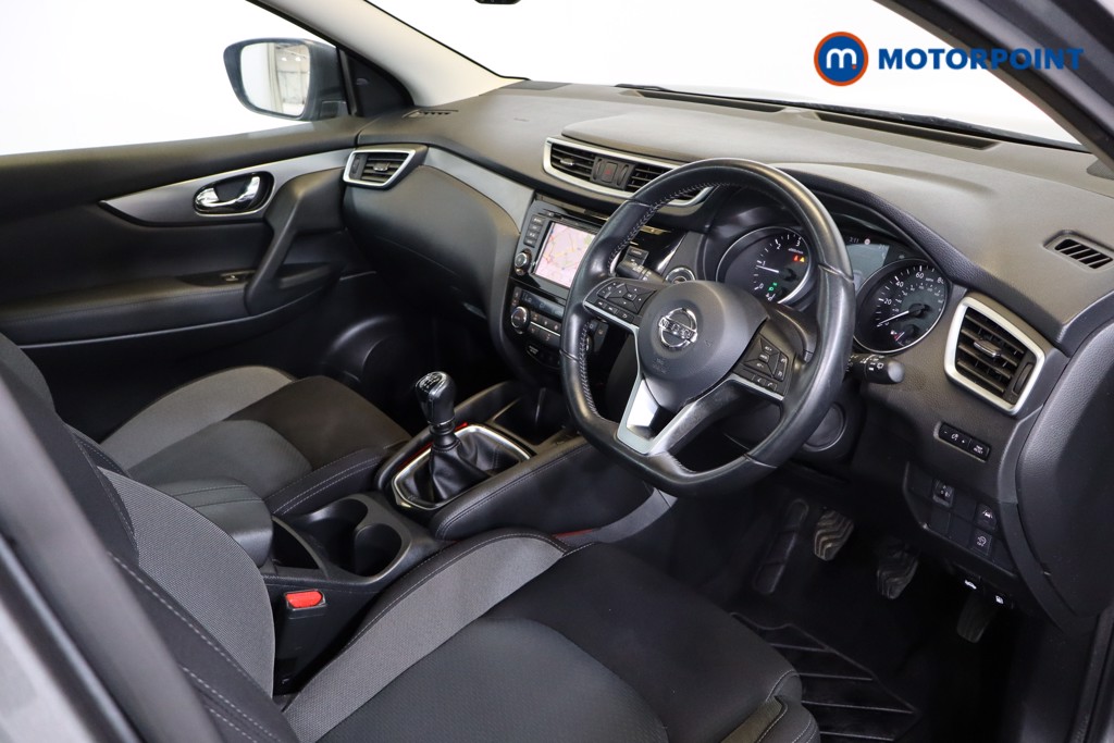 Nissan Qashqai N-Connecta Manual Diesel SUV - Stock Number (1554336) - 1st supplementary image