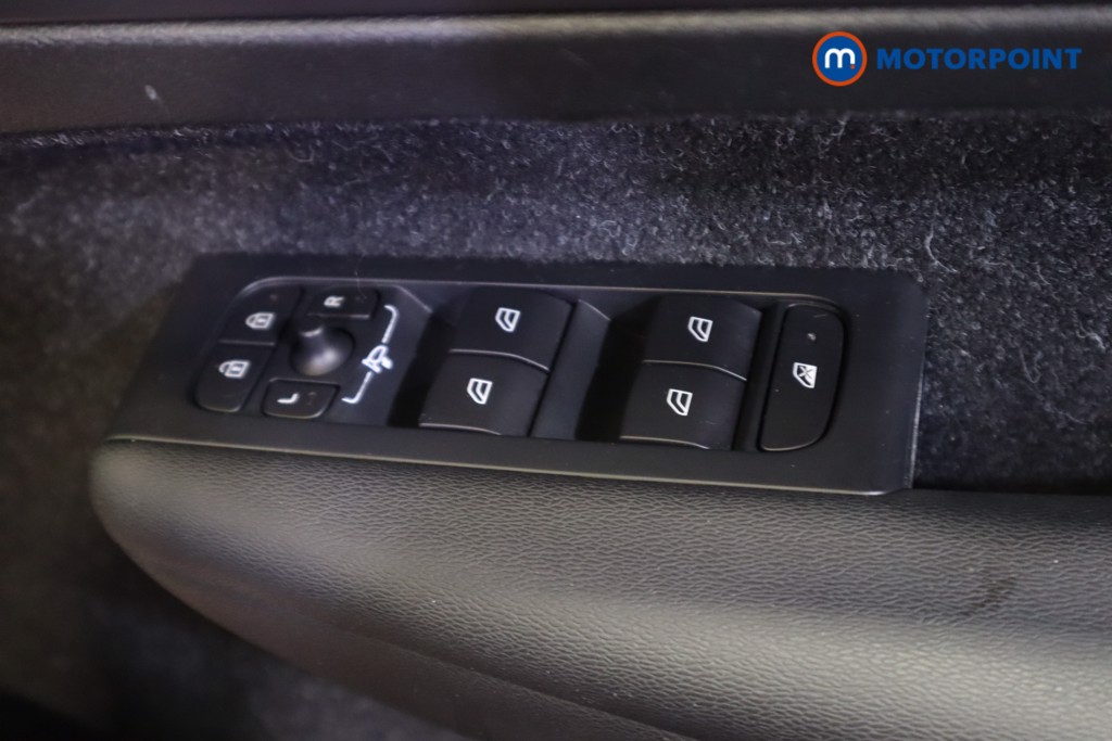 Volvo Xc40 R Design Automatic Petrol SUV - Stock Number (1554801) - 8th supplementary image