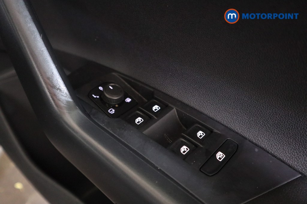 Volkswagen Taigo Life Manual Petrol SUV - Stock Number (1554855) - 11th supplementary image