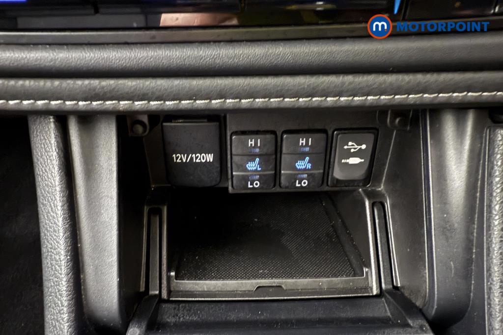 Toyota Auris Business Edition Manual Petrol Hatchback - Stock Number (1554858) - 13th supplementary image