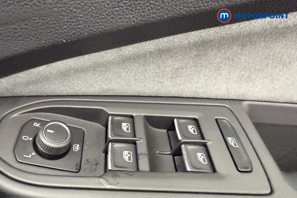 Volkswagen Golf R-Line Manual Petrol Hatchback - Stock Number (1555692) - 18th supplementary image