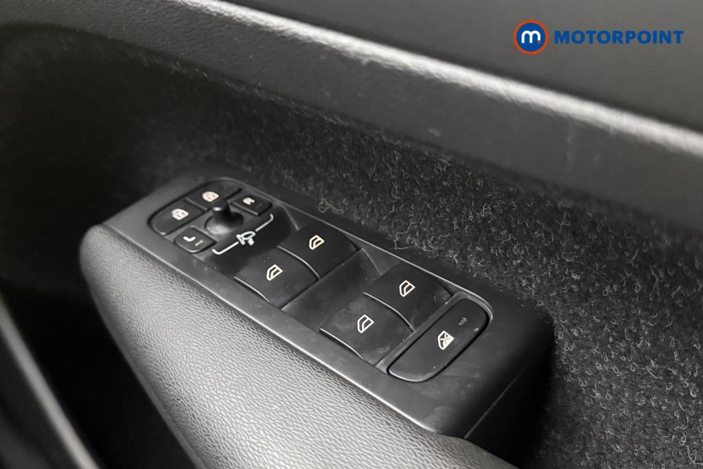 Volvo Xc40 R Design Pro Automatic Petrol SUV - Stock Number (1555748) - 19th supplementary image