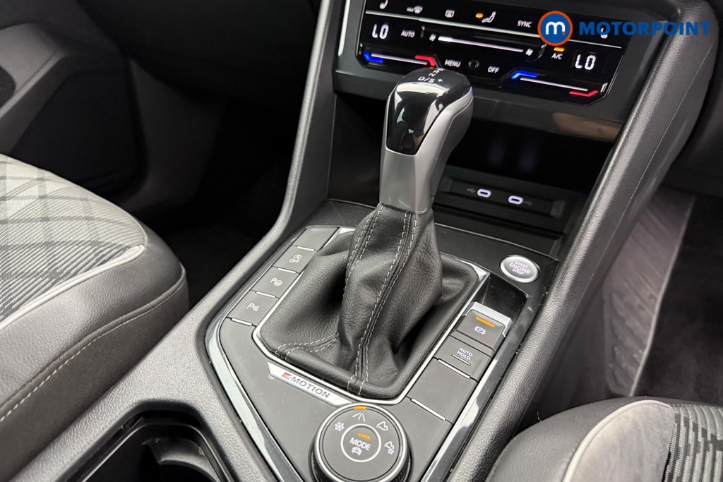 Volkswagen Tiguan R-Line Automatic Diesel SUV - Stock Number (1555814) - 14th supplementary image