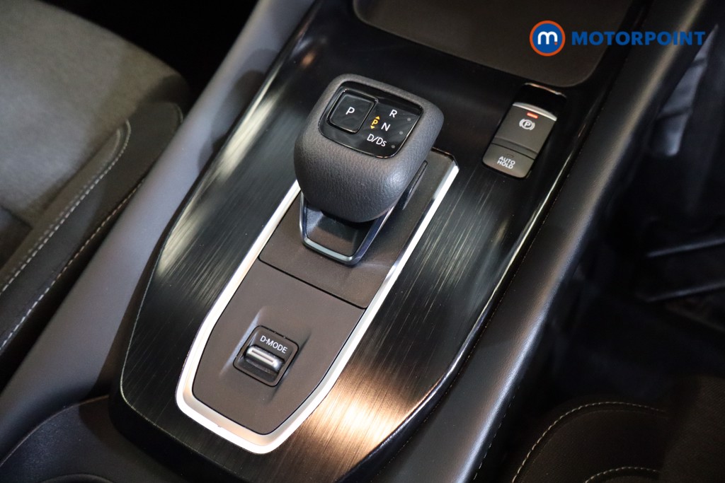 Nissan Qashqai N-Connecta Automatic Petrol SUV - Stock Number (1555867) - 9th supplementary image