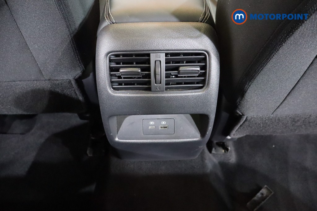 Nissan Qashqai N-Connecta Automatic Petrol SUV - Stock Number (1555867) - 18th supplementary image
