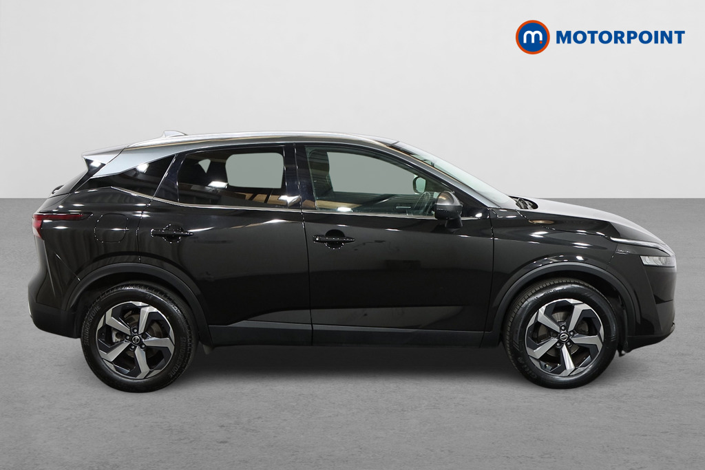 Nissan Qashqai N-Connecta Automatic Petrol SUV - Stock Number (1555867) - Drivers side