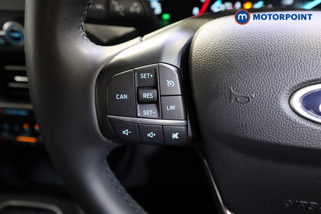 Ford Focus Titanium Edition Manual Petrol-Electric Hybrid Hatchback - Stock Number (1556717) - 3rd supplementary image