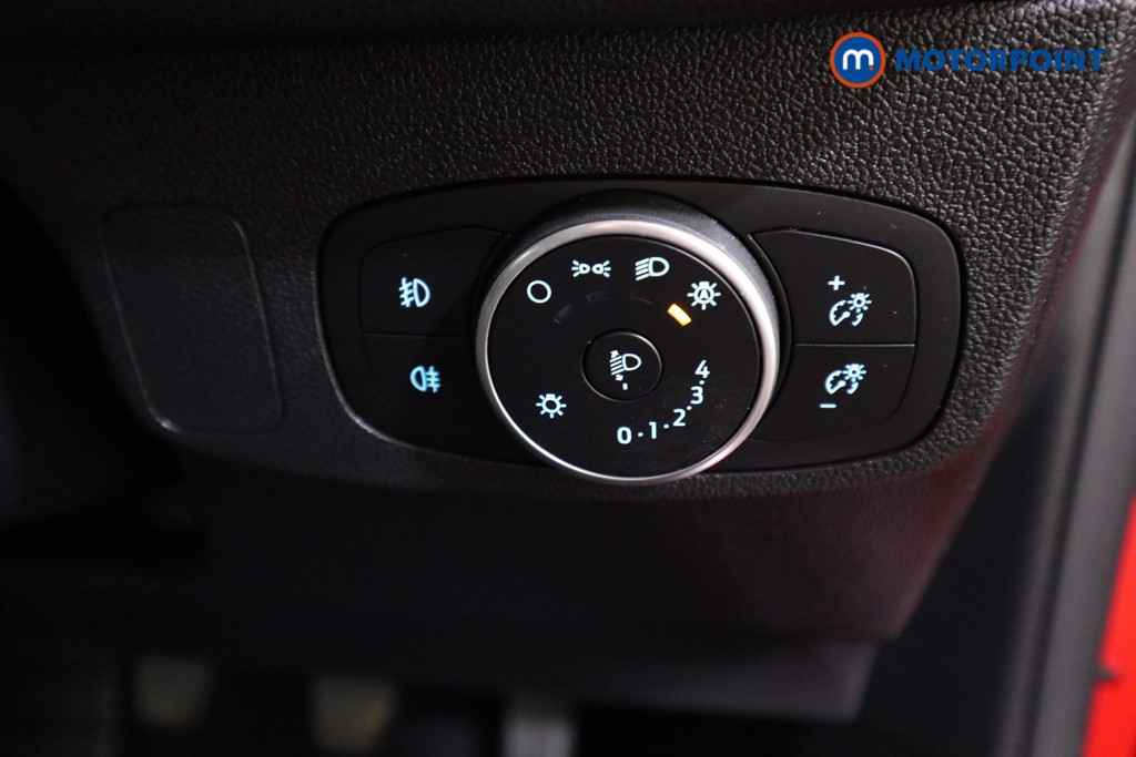 Ford Focus Titanium Edition Manual Petrol-Electric Hybrid Hatchback - Stock Number (1556717) - 10th supplementary image