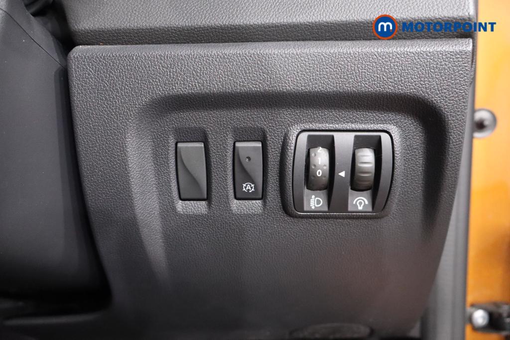 Renault Captur Dynamique Nav Manual Petrol SUV - Stock Number (1556892) - 12th supplementary image