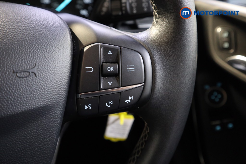 Ford Fiesta Zetec Manual Petrol Hatchback - Stock Number (1556916) - 4th supplementary image