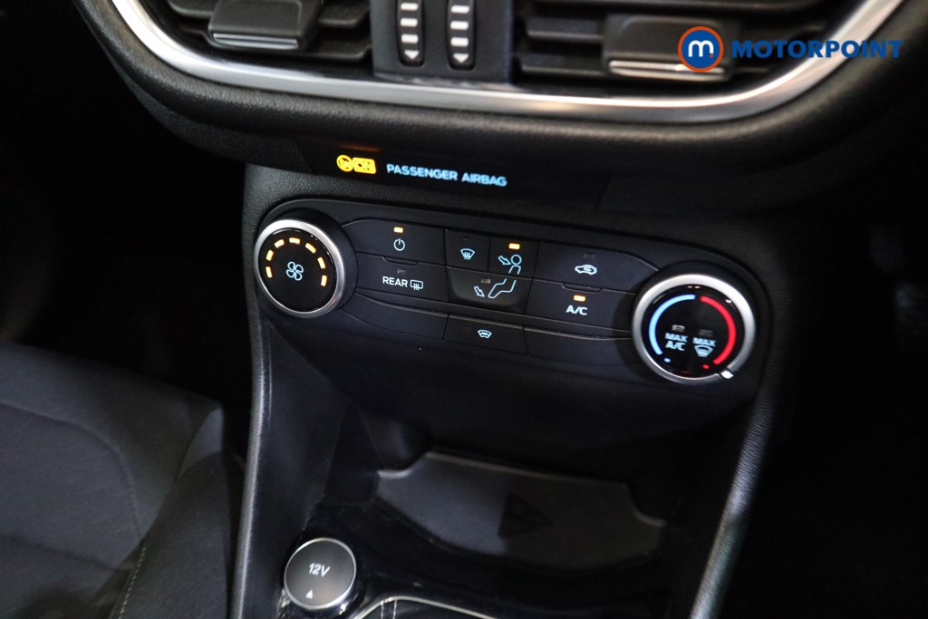 Ford Fiesta Zetec Manual Petrol Hatchback - Stock Number (1556916) - 7th supplementary image
