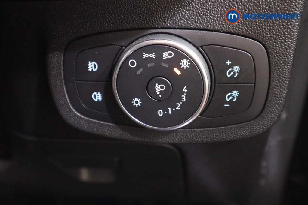 Ford Fiesta Zetec Manual Petrol Hatchback - Stock Number (1556916) - 9th supplementary image