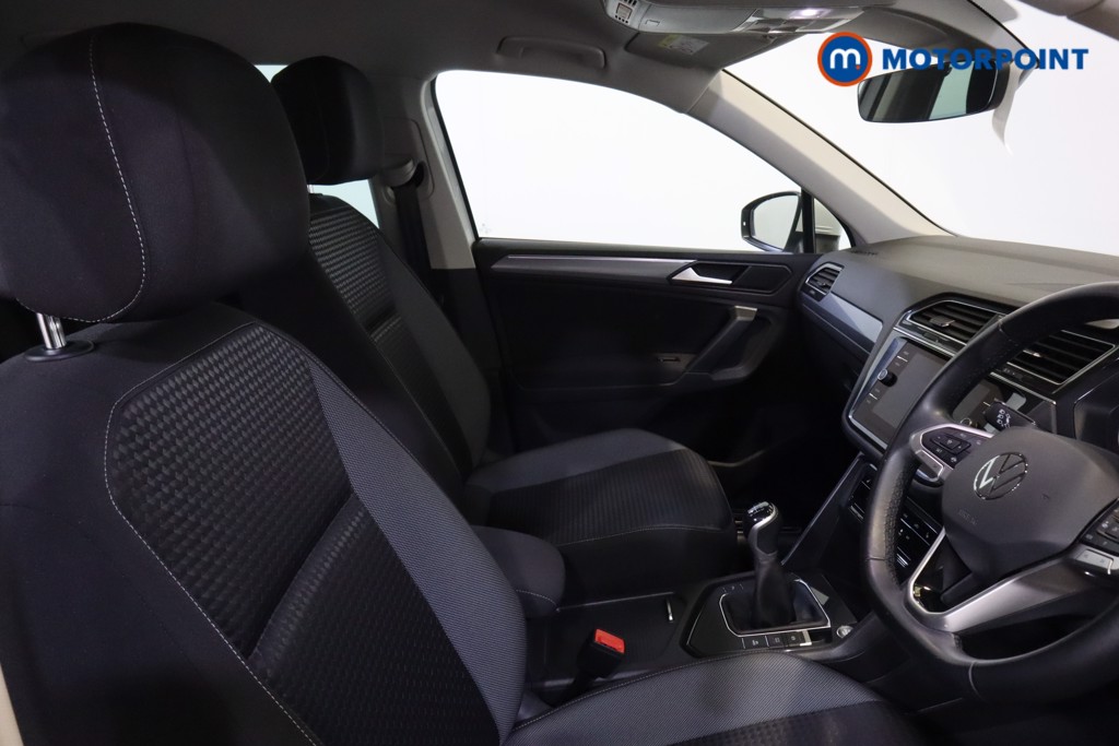 Volkswagen Tiguan Active Manual Petrol SUV - Stock Number (1557301) - 12th supplementary image