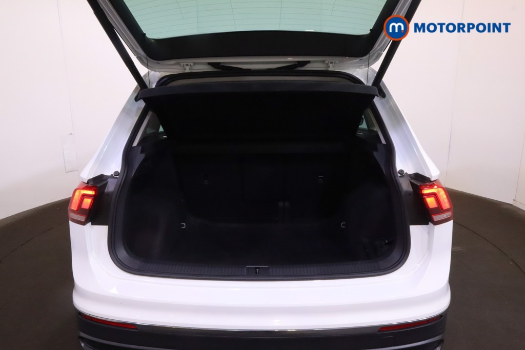 Volkswagen Tiguan Active Manual Petrol SUV - Stock Number (1557301) - 14th supplementary image
