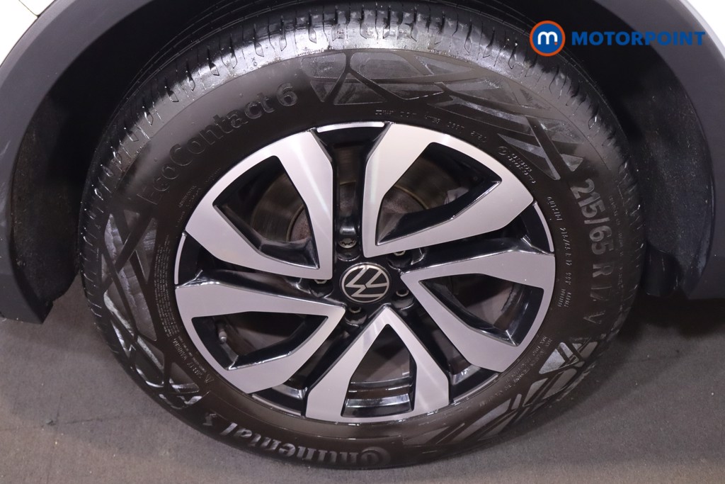 Volkswagen Tiguan Active Manual Petrol SUV - Stock Number (1557301) - 16th supplementary image