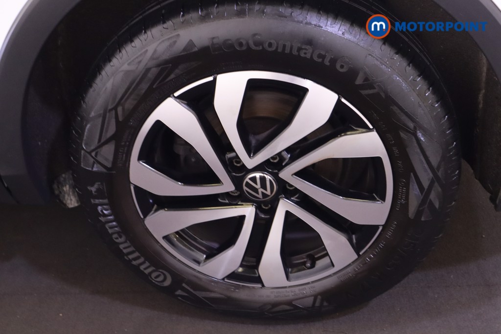 Volkswagen Tiguan Active Manual Petrol SUV - Stock Number (1557301) - 17th supplementary image
