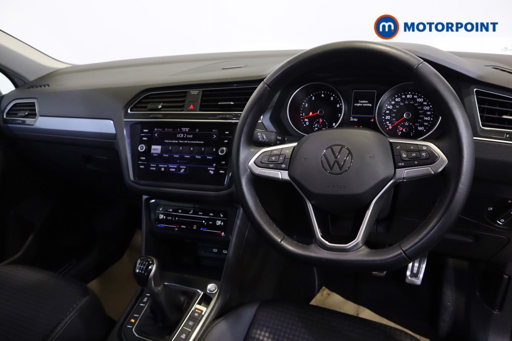 Volkswagen Tiguan Active Manual Petrol SUV - Stock Number (1557301) - 1st supplementary image