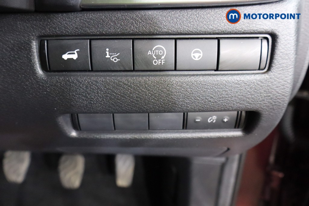 Nissan Qashqai Tekna Manual Petrol SUV - Stock Number (1557746) - 15th supplementary image