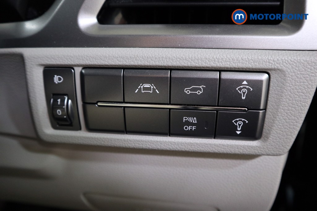 Ssangyong Korando Ultimate Automatic Petrol SUV - Stock Number (1558020) - 9th supplementary image