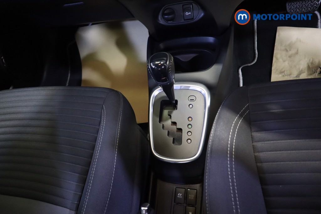 Toyota Yaris Icon Tech Automatic Petrol-Electric Hybrid Hatchback - Stock Number (1558103) - 6th supplementary image