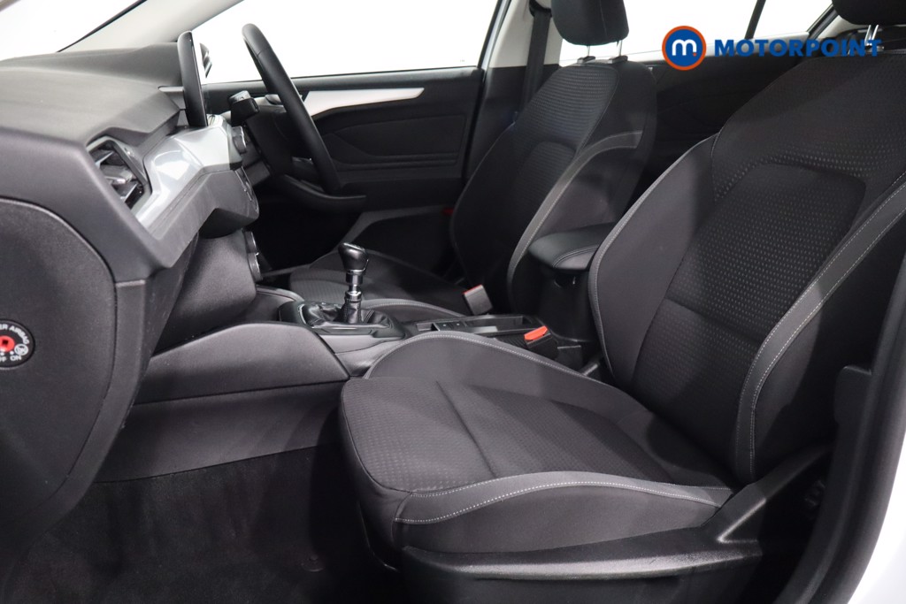 Ford Focus Zetec Manual Petrol Hatchback - Stock Number (1558996) - 4th supplementary image