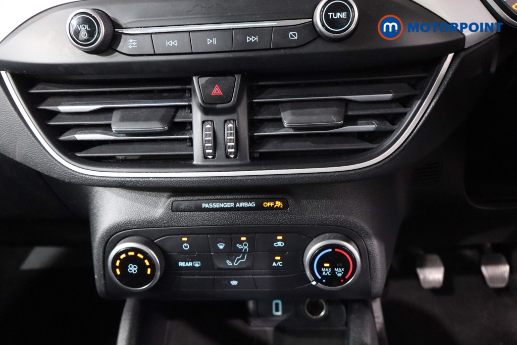 Ford Focus Zetec Manual Petrol Hatchback - Stock Number (1558996) - 16th supplementary image