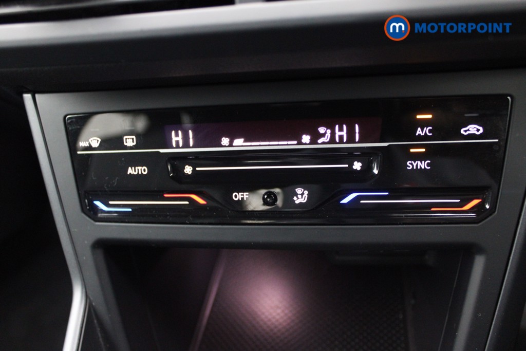 Volkswagen Polo R-Line Manual Petrol Hatchback - Stock Number (1560008) - 10th supplementary image
