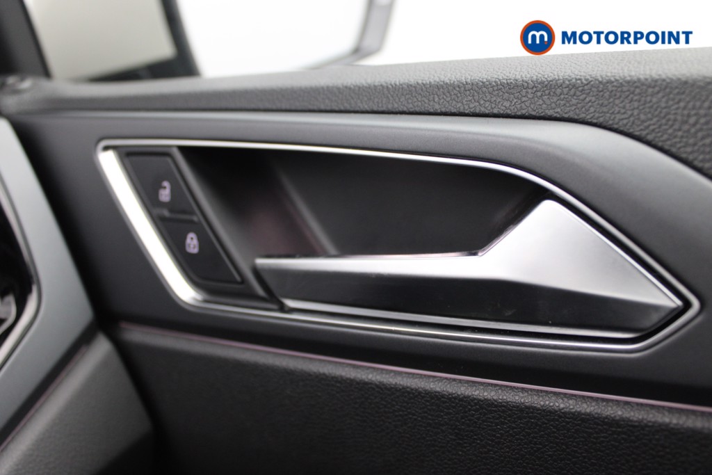 Volkswagen Polo R-Line Manual Petrol Hatchback - Stock Number (1560008) - 15th supplementary image