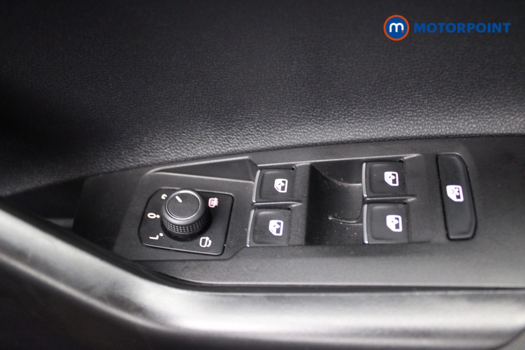 Volkswagen Polo R-Line Manual Petrol Hatchback - Stock Number (1560008) - 16th supplementary image