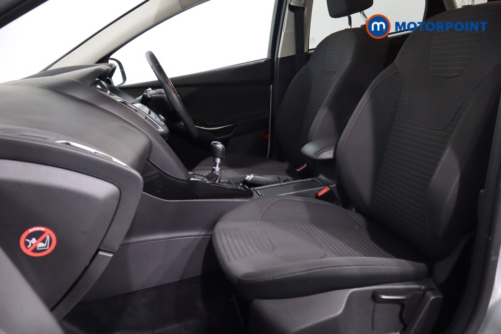 Ford Focus Titanium Manual Petrol Hatchback - Stock Number (1560373) - 4th supplementary image