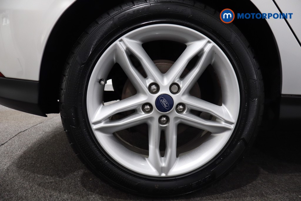 Ford Focus Titanium Manual Petrol Hatchback - Stock Number (1560373) - 9th supplementary image