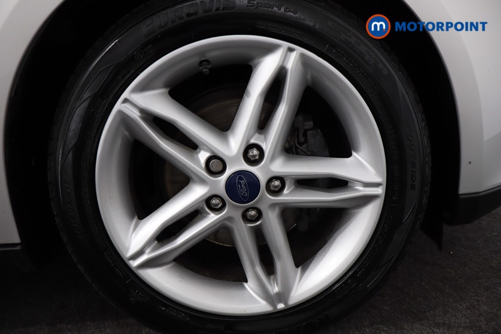 Ford Focus Titanium Manual Petrol Hatchback - Stock Number (1560373) - 10th supplementary image