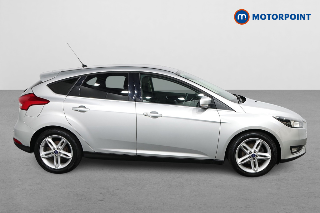 Ford Focus Titanium Manual Petrol Hatchback - Stock Number (1560373) - Drivers side
