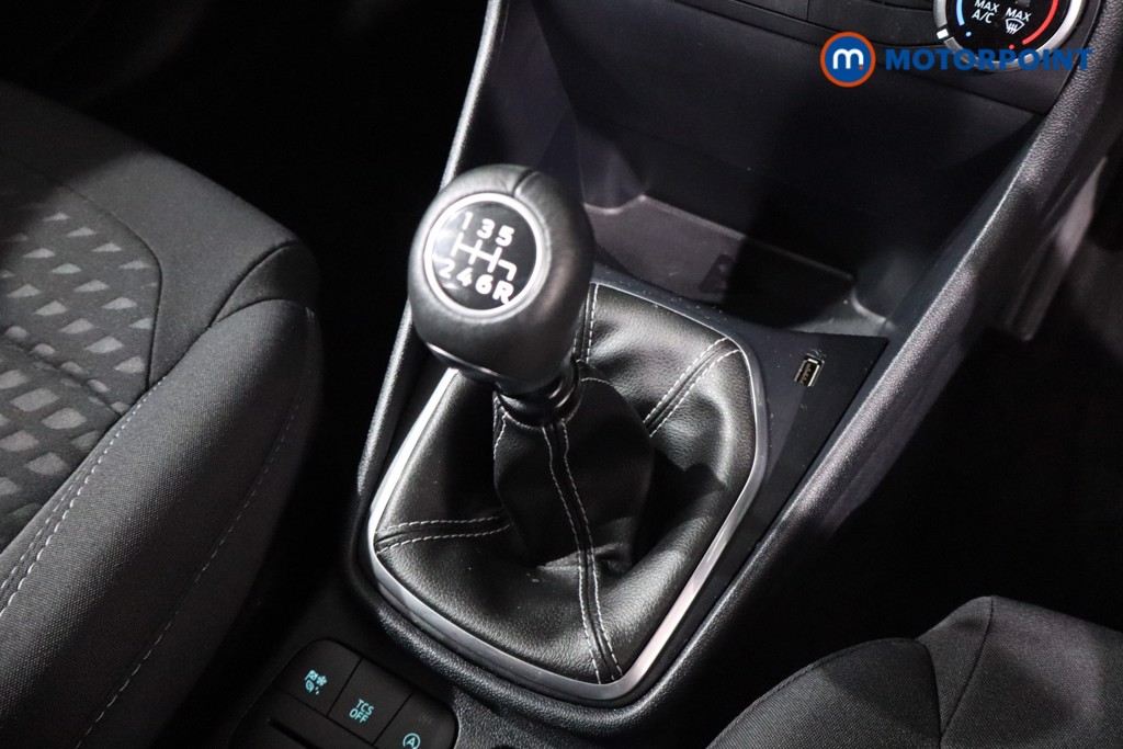 Ford Fiesta Titanium Manual Petrol-Electric Hybrid Hatchback - Stock Number (1560455) - 14th supplementary image