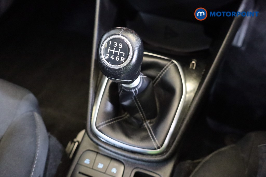 Ford Fiesta Zetec Manual Petrol Hatchback - Stock Number (1560722) - 8th supplementary image