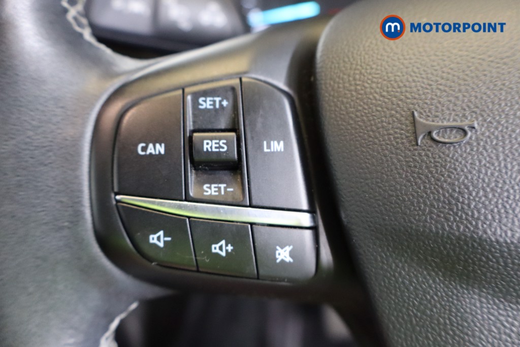 Ford Fiesta Zetec Manual Petrol Hatchback - Stock Number (1560722) - 9th supplementary image
