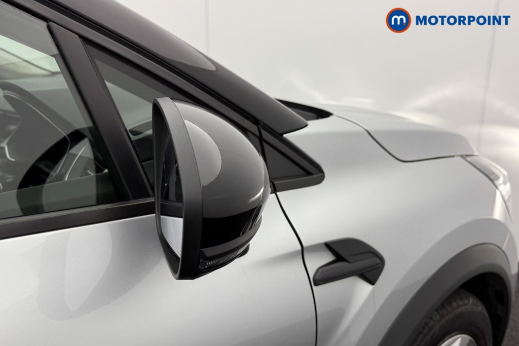 Renault Captur Iconic Manual Petrol SUV - Stock Number (1560751) - 17th supplementary image