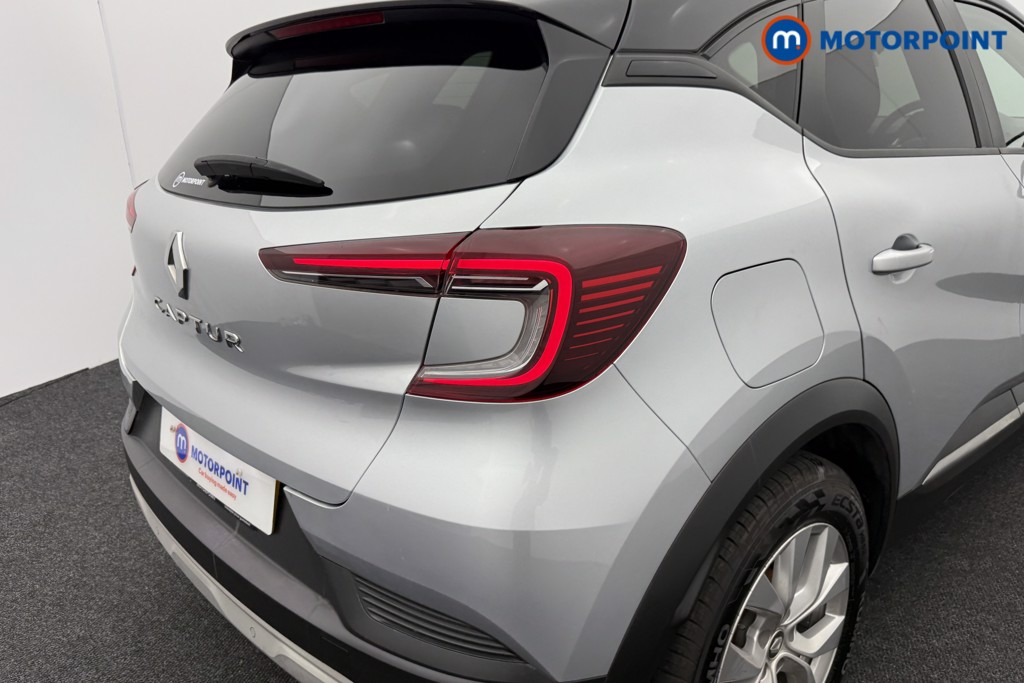 Renault Captur Iconic Manual Petrol SUV - Stock Number (1560751) - 24th supplementary image