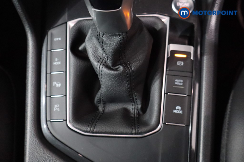Volkswagen Tiguan Elegance Automatic Petrol Plug-In Hybrid SUV - Stock Number (1561075) - 16th supplementary image
