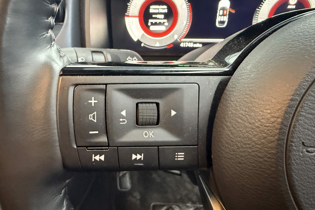 Nissan Qashqai Tekna Manual Petrol SUV - Stock Number (1543664) - 4th supplementary image