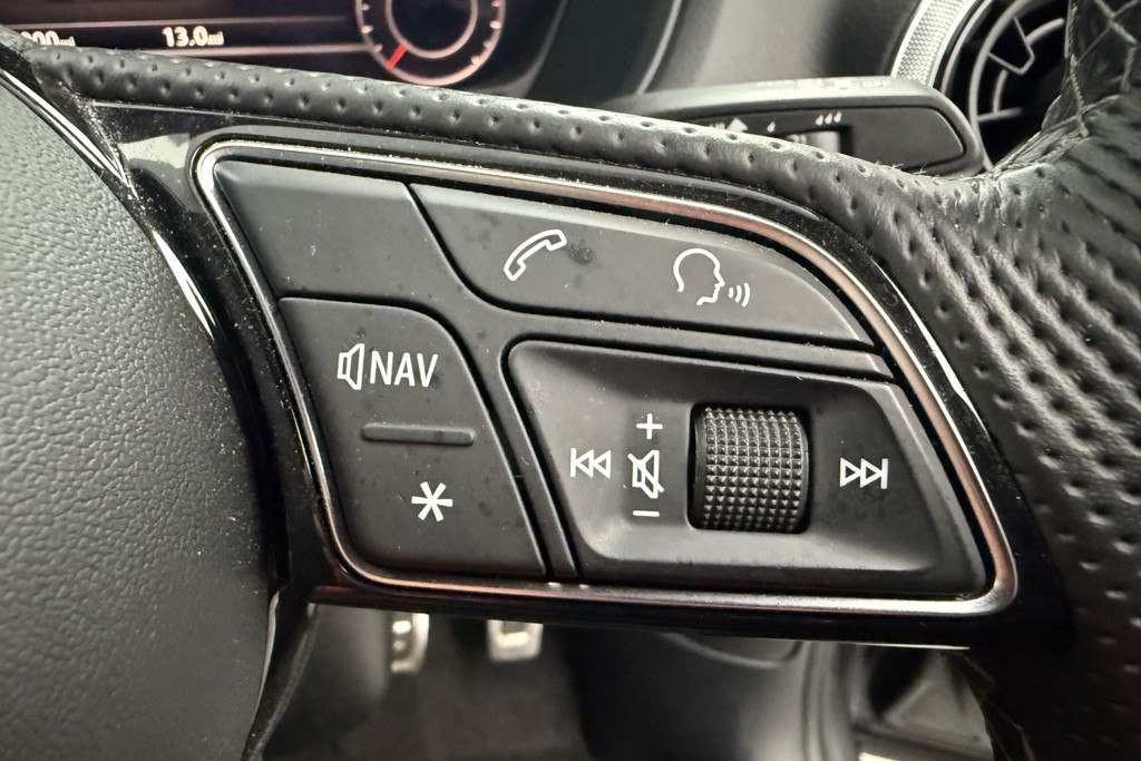 Audi Q2 Black Edition Manual Petrol SUV - Stock Number (1544946) - 5th supplementary image